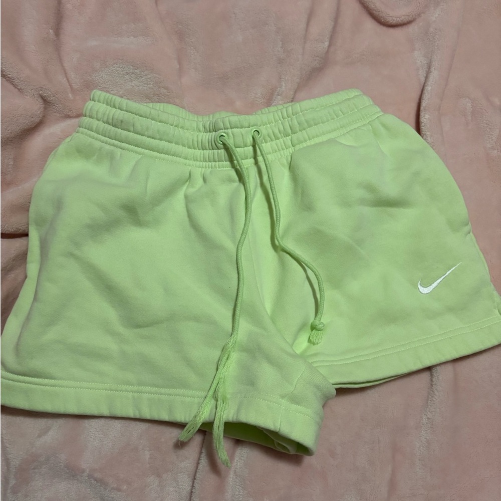 ⭐️ lime, green Nike shorts women’s small